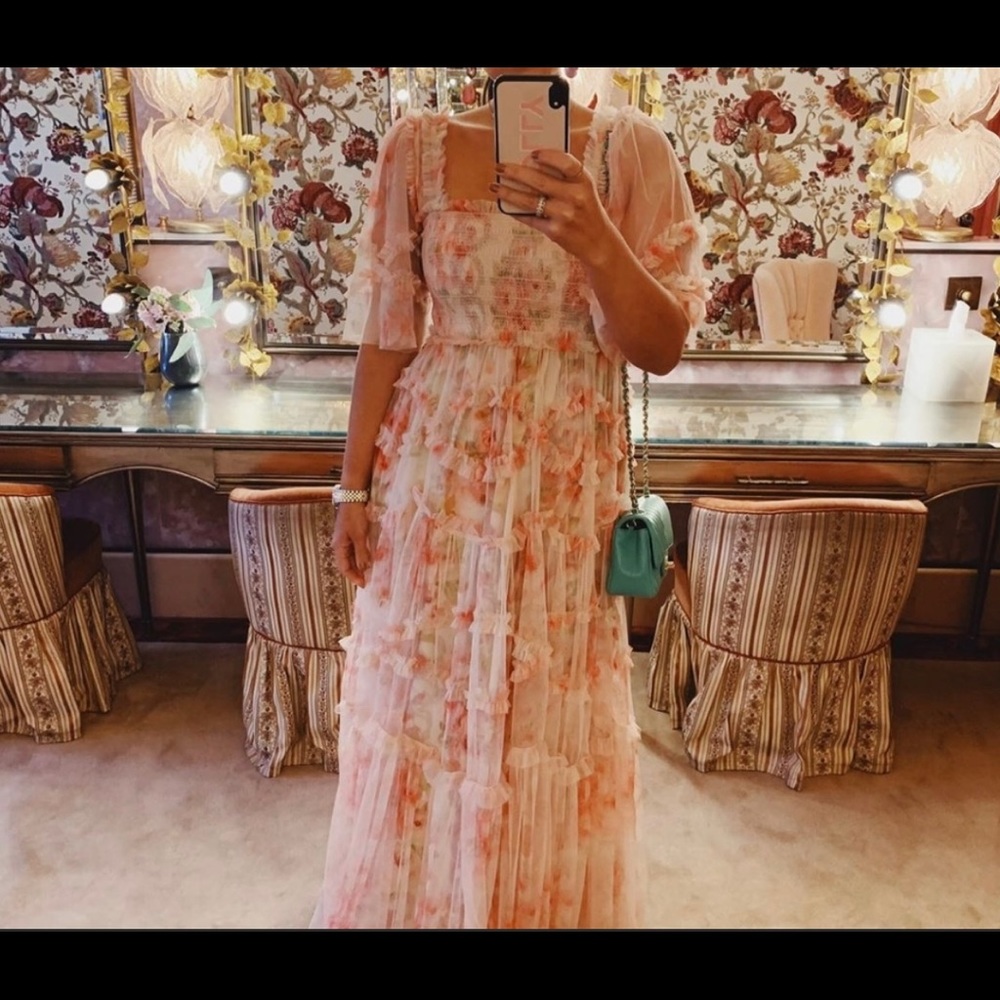 ISO Needle and thread gown size 8 - Picture 2 of 9